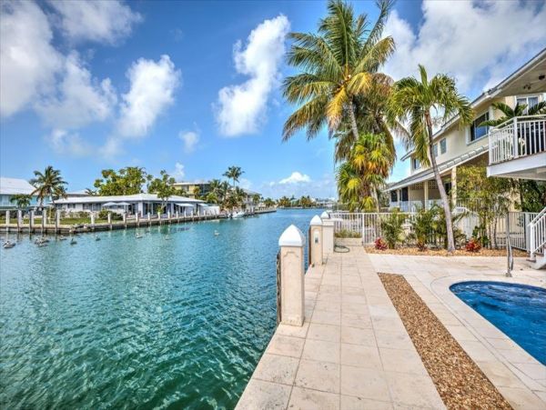 Half Duplex in Key Colony Beach - Ideal Vacation Getaway