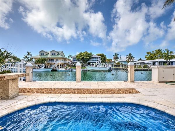 Half Duplex in Key Colony Beach - Ideal Vacation Getaway