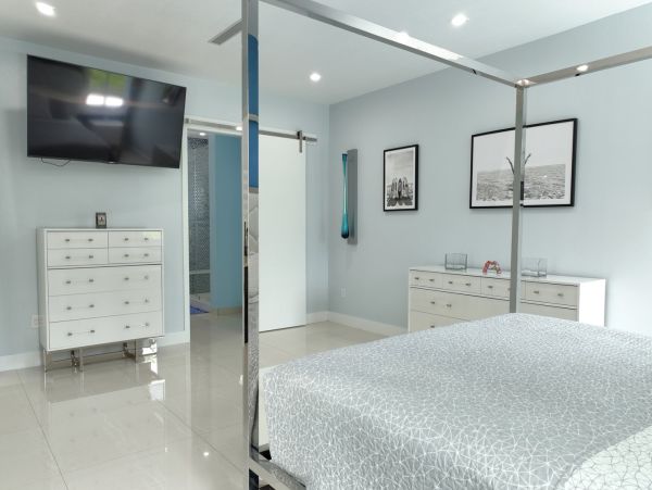 Florida Keys Waterfront Vacation Rental - Contemporary Modern Luxury Home