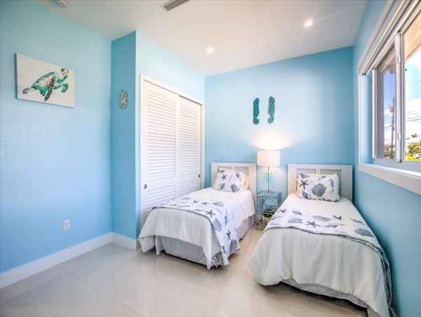 Florida Keys Waterfront Vacation Rental - Contemporary Modern Luxury Home