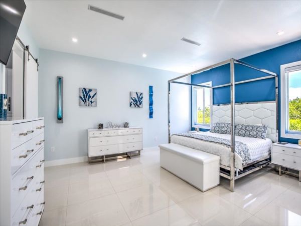 Florida Keys Waterfront Vacation Rental - Contemporary Modern Luxury Home