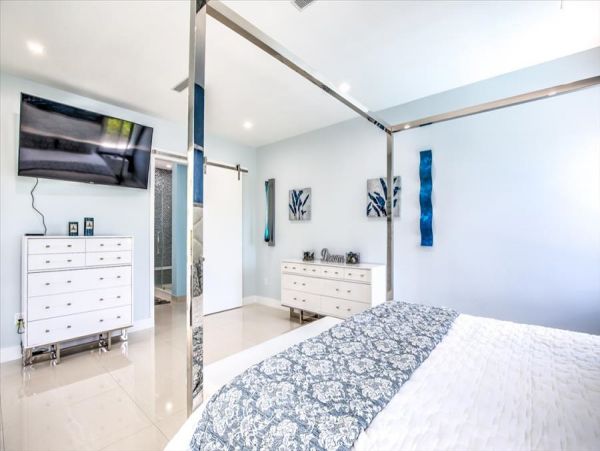 Florida Keys Waterfront Vacation Rental - Contemporary Modern Luxury Home