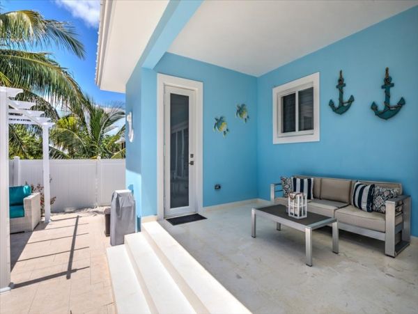 Florida Keys Waterfront Vacation Rental - Contemporary Modern Luxury Home