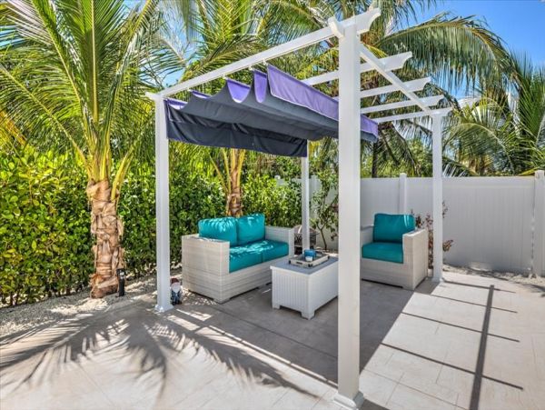 Florida Keys Waterfront Vacation Rental - Contemporary Modern Luxury Home