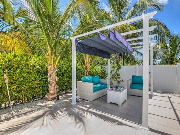 Florida Keys Waterfront Vacation Rental - Contemporary Modern Luxury Home