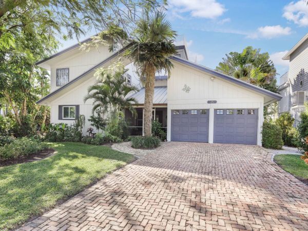 Marco Island Water View Vacation Home Five Bedroom with Pool