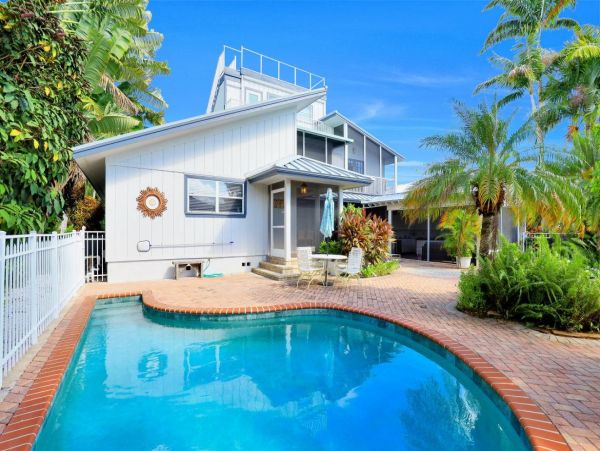 Marco Island Water View Vacation Home Five Bedroom with Pool