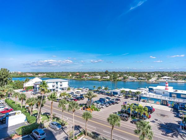 On Beach Indian Shores Vacation Condo Three Bedrooms