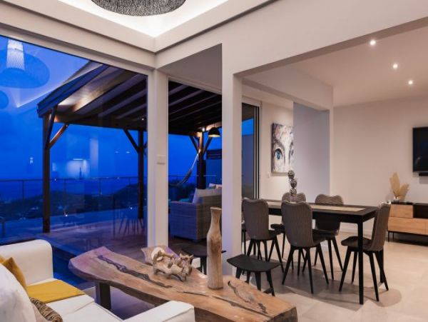 St. Barts Home 964327
