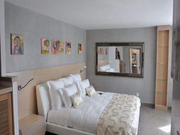 St. Barts Home 964334