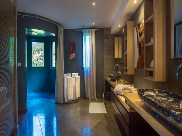 St. Barts Home 964334