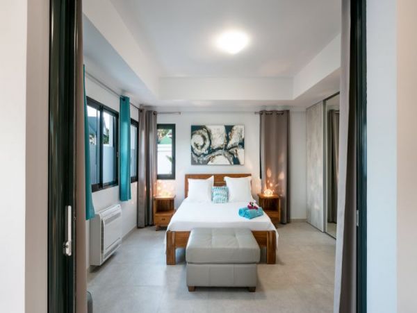 St. Barts Home 964335