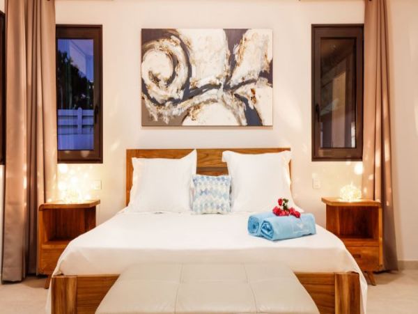 St. Barts Home 964335
