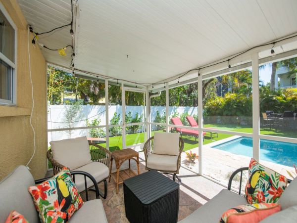 Anna Maria 2 Bedroom Vacation Home Walk To Beach