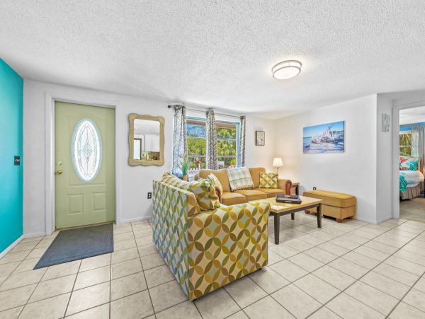 Anna Maria 2 Bedroom Vacation Home Walk To Beach