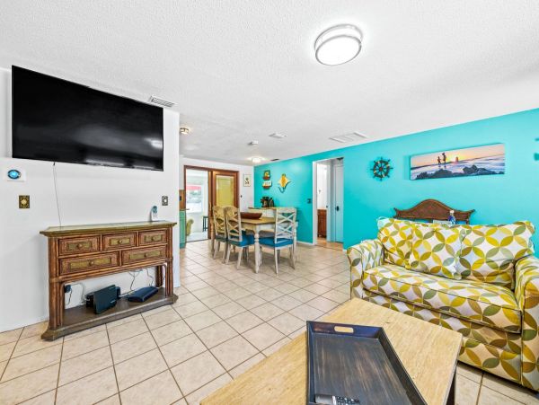 Anna Maria 2 Bedroom Vacation Home Walk To Beach