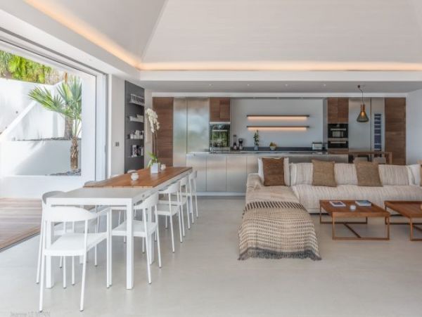 St. Barts Home 964340