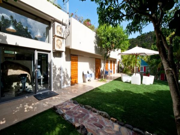 St. Barts Home 964345
