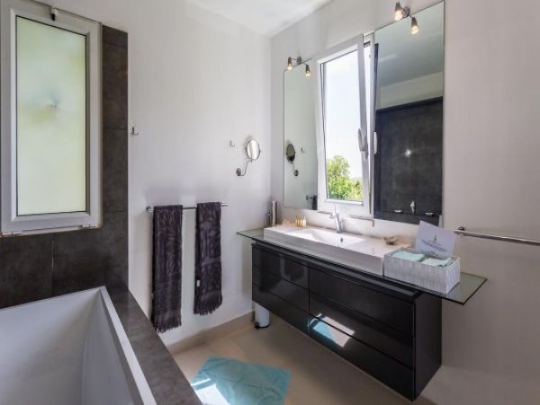 St. Barts Home 964349
