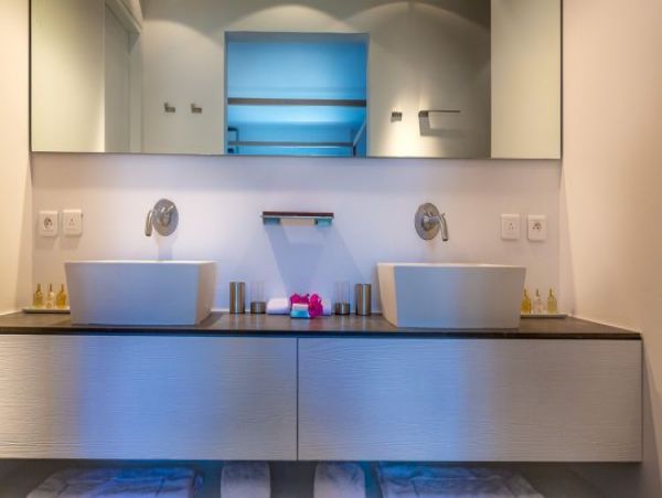 St. Barts Home 964356