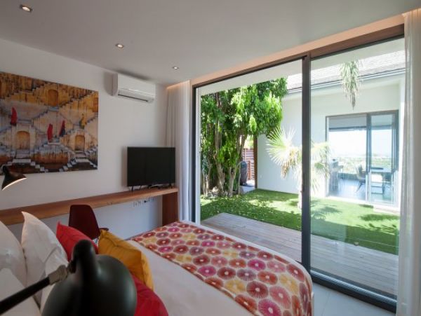 St. Barts Home 964366