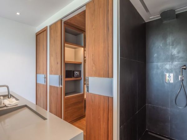 St. Barts Home 964371