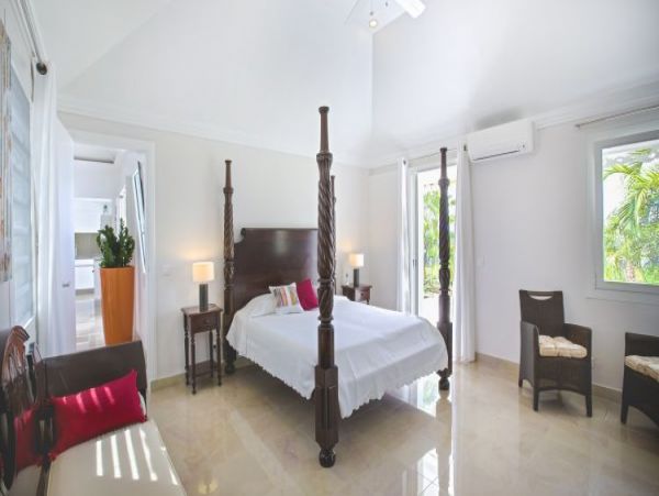 St. Barts Home 964373
