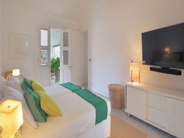 St. Barts Home 964380