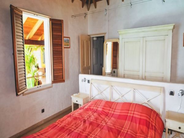 St. Barts Home 964384