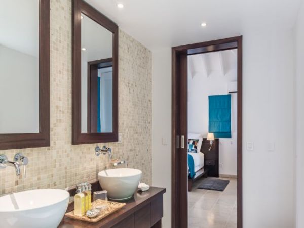 St. Barts Home 964387