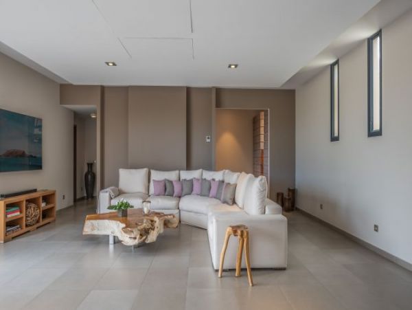 St. Barts Home 964398