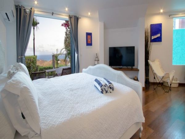 St. Barts Home 964399