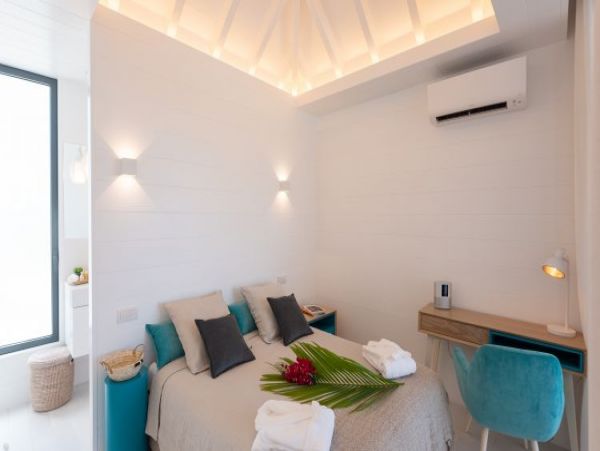 St. Barts Home 964402
