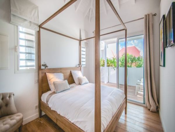 St. Barts Home 964408