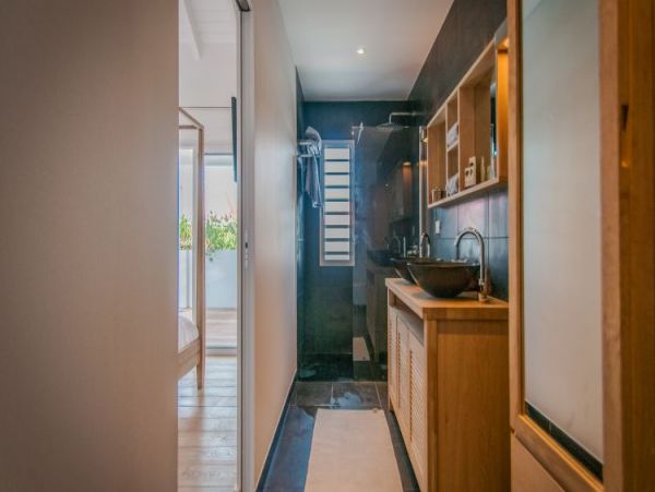 St. Barts Home 964408