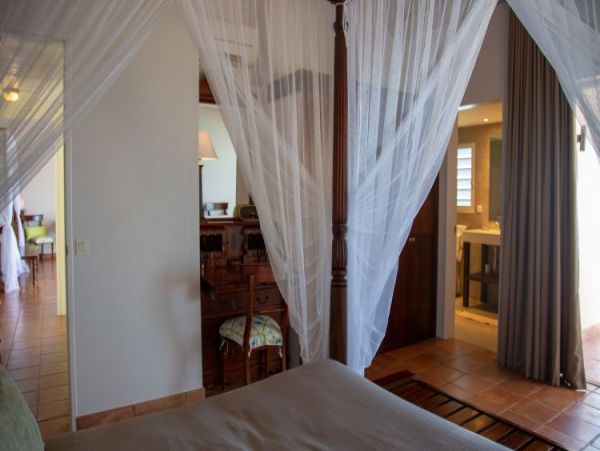 St. Barts Home 964410