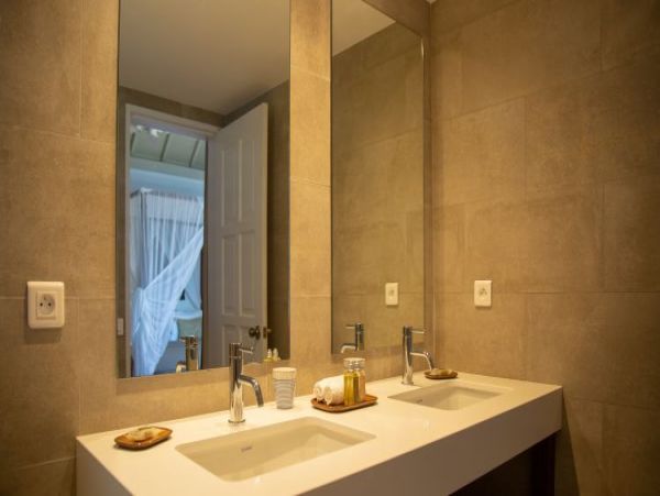 St. Barts Home 964410