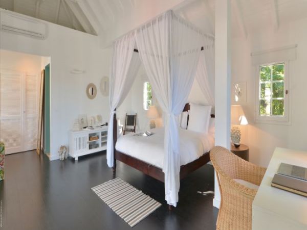 St. Barts Home 964411