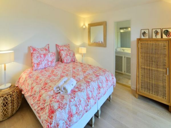 St. Barts Home 964411