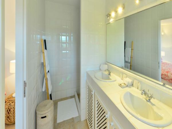 St. Barts Home 964411