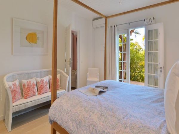 St. Barts Home 964411