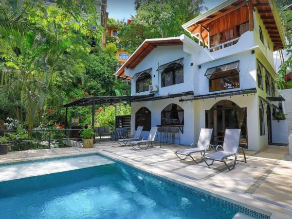 Four Bedroom Vacation Villa in Puntarenas with Private Pool