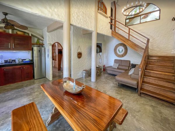 Four Bedroom Vacation Villa in Puntarenas with Private Pool