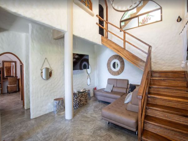Four Bedroom Vacation Villa in Puntarenas with Private Pool