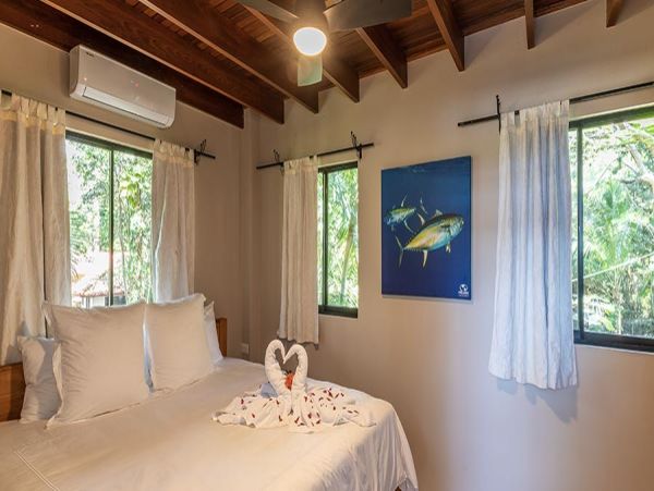 Manuel Antonio Luxury Eight Bedroom Villa