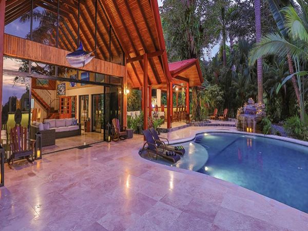 Manuel Antonio Luxury Eight Bedroom Villa