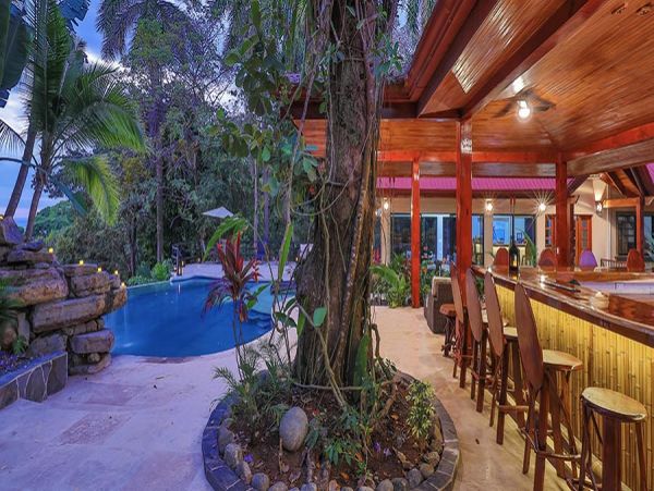Manuel Antonio Luxury Eight Bedroom Villa