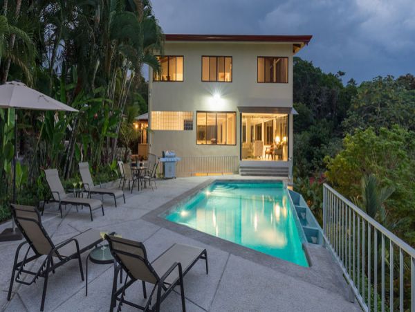 Four Bedroom Vacation Villa in Puntarenas with Private Pool