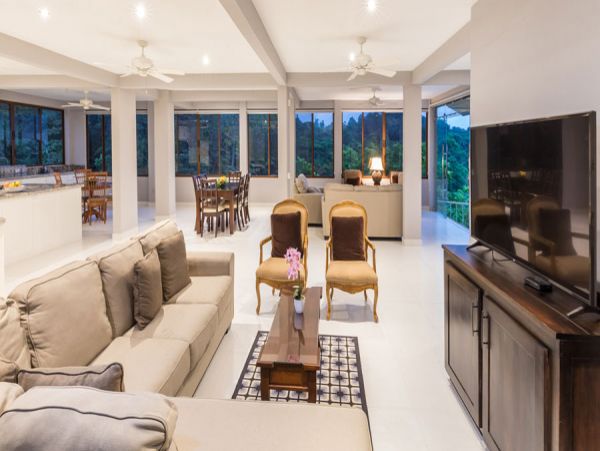 Four Bedroom Vacation Villa in Puntarenas with Private Pool