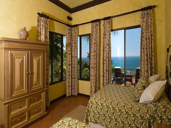 Full Ocean Views Spectacular!